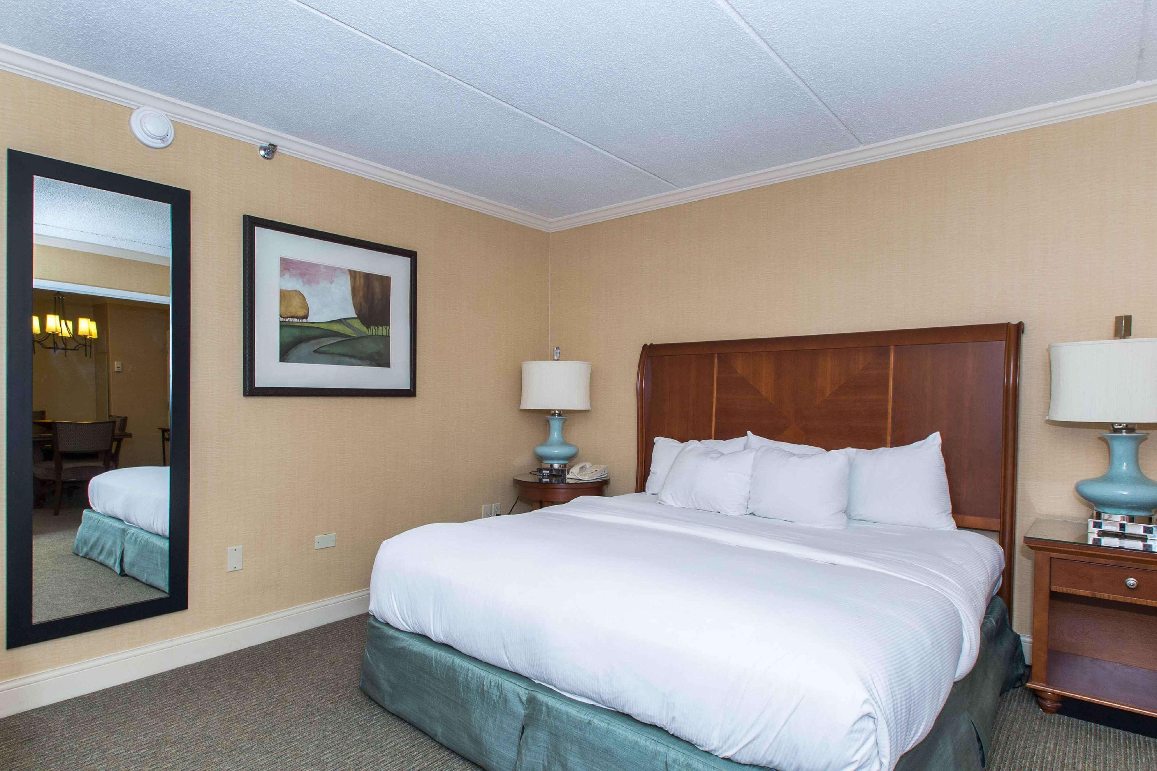 Doubletree By Hilton Cleveland East Бийчууд Екстериор снимка