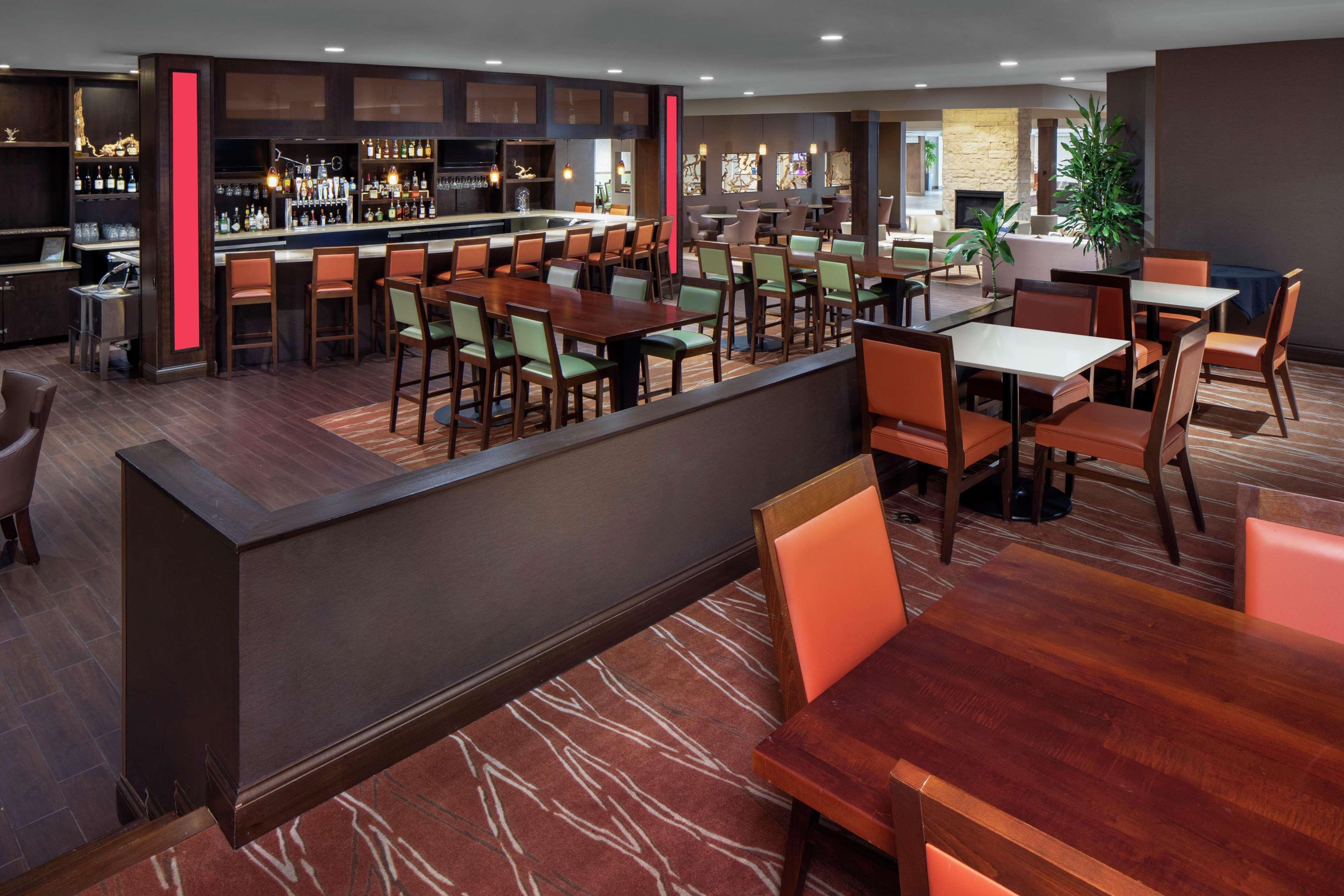 Doubletree By Hilton Cleveland East Бийчууд Екстериор снимка