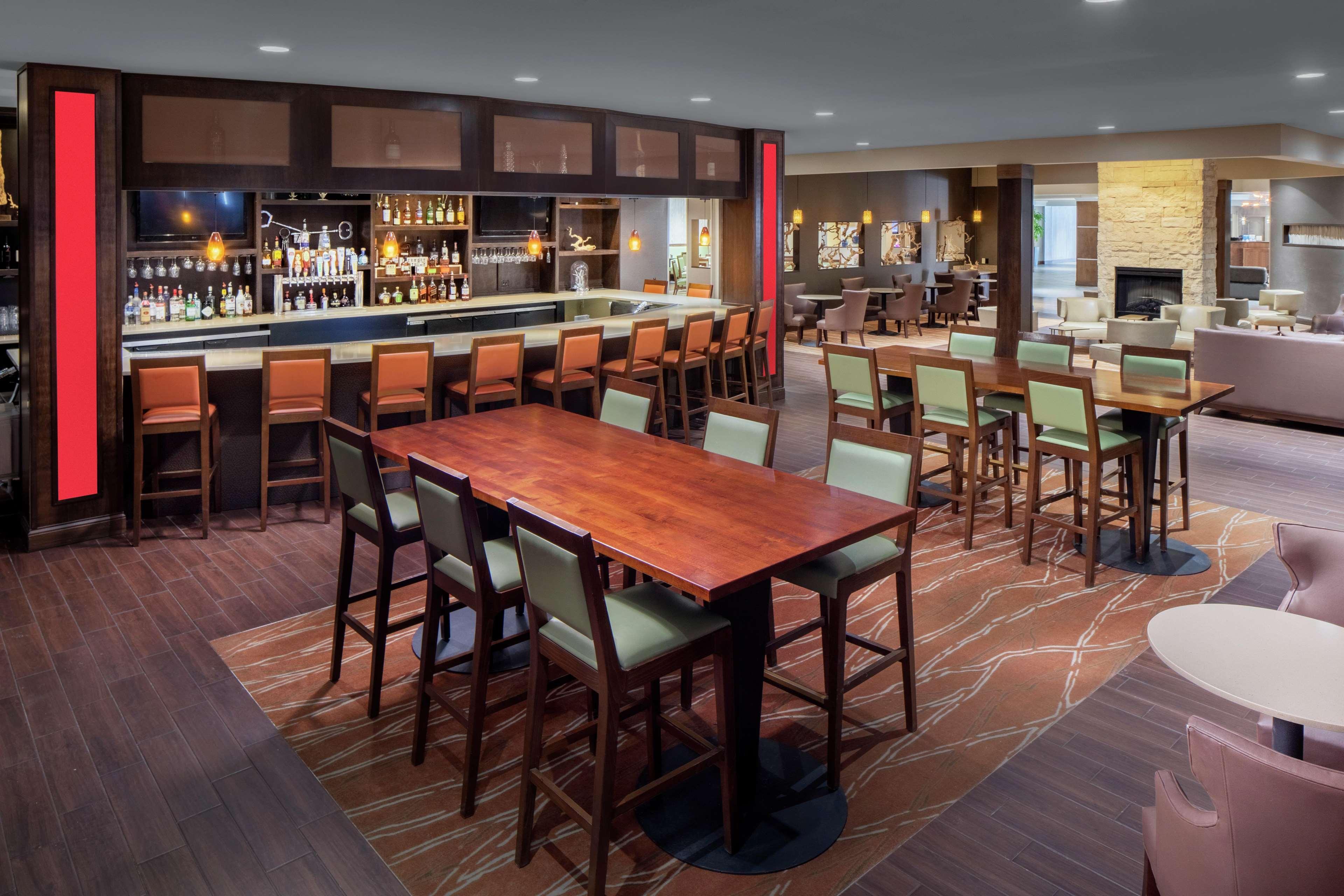 Doubletree By Hilton Cleveland East Бийчууд Екстериор снимка