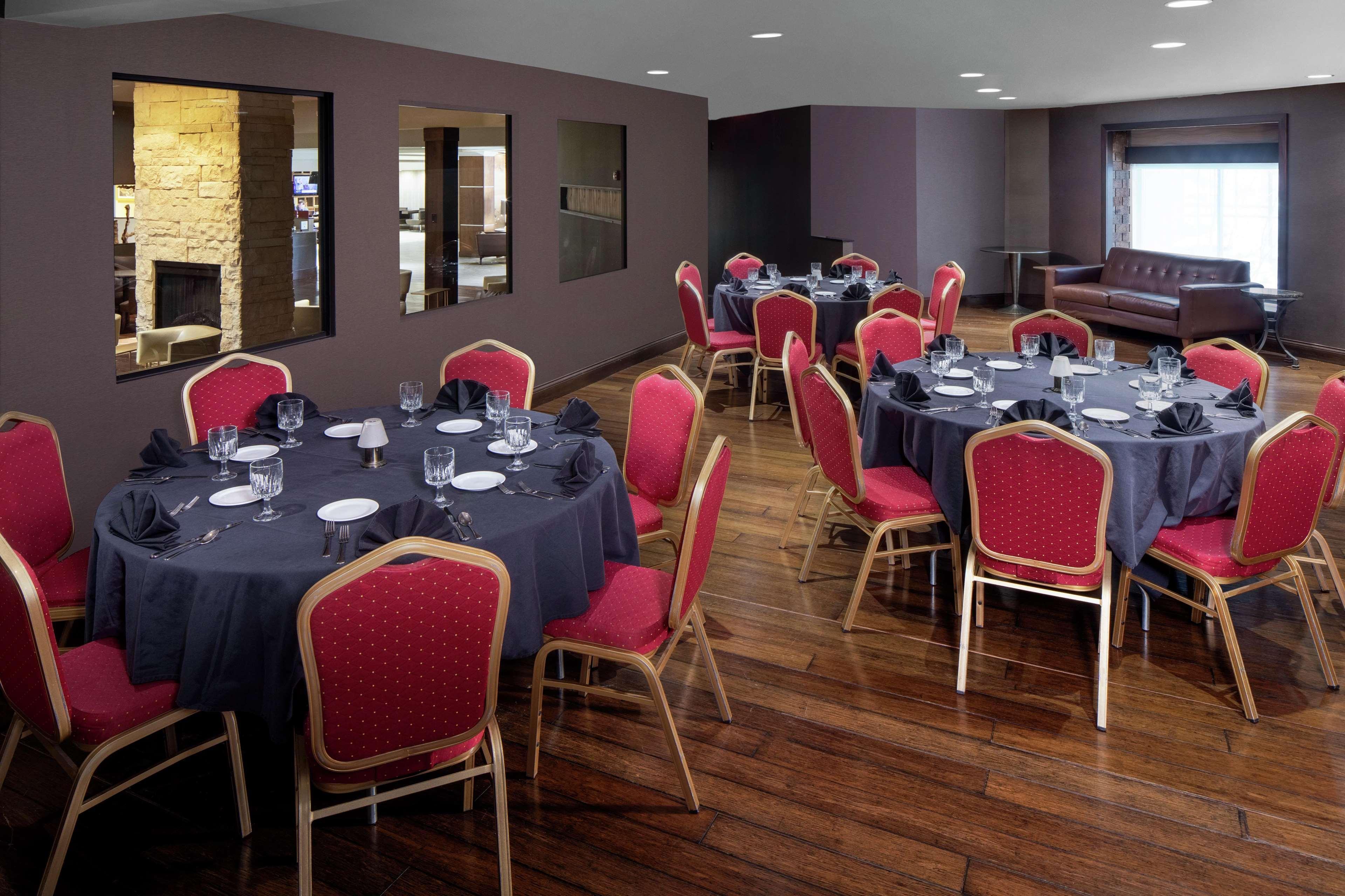 Doubletree By Hilton Cleveland East Бийчууд Екстериор снимка