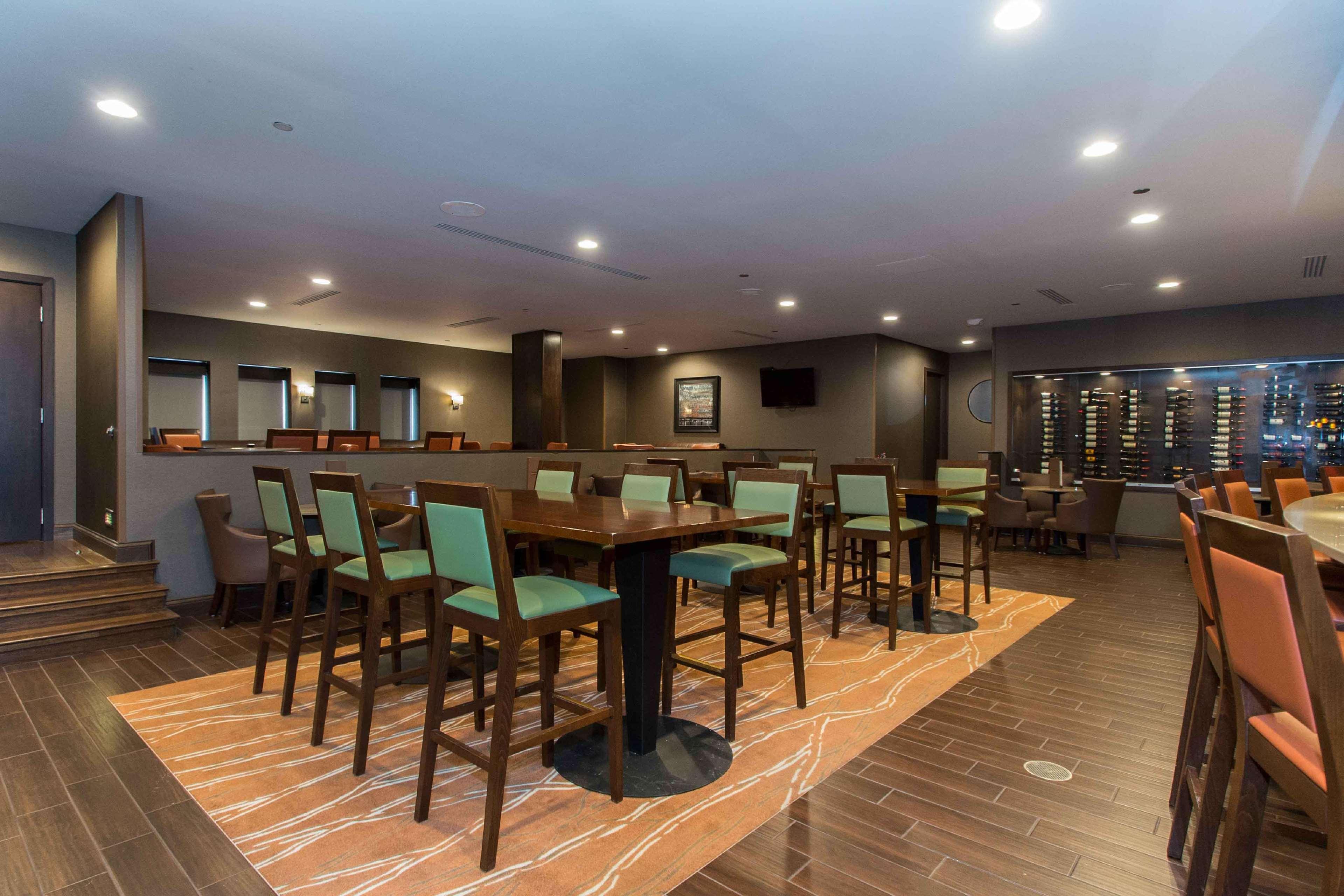 Doubletree By Hilton Cleveland East Бийчууд Екстериор снимка