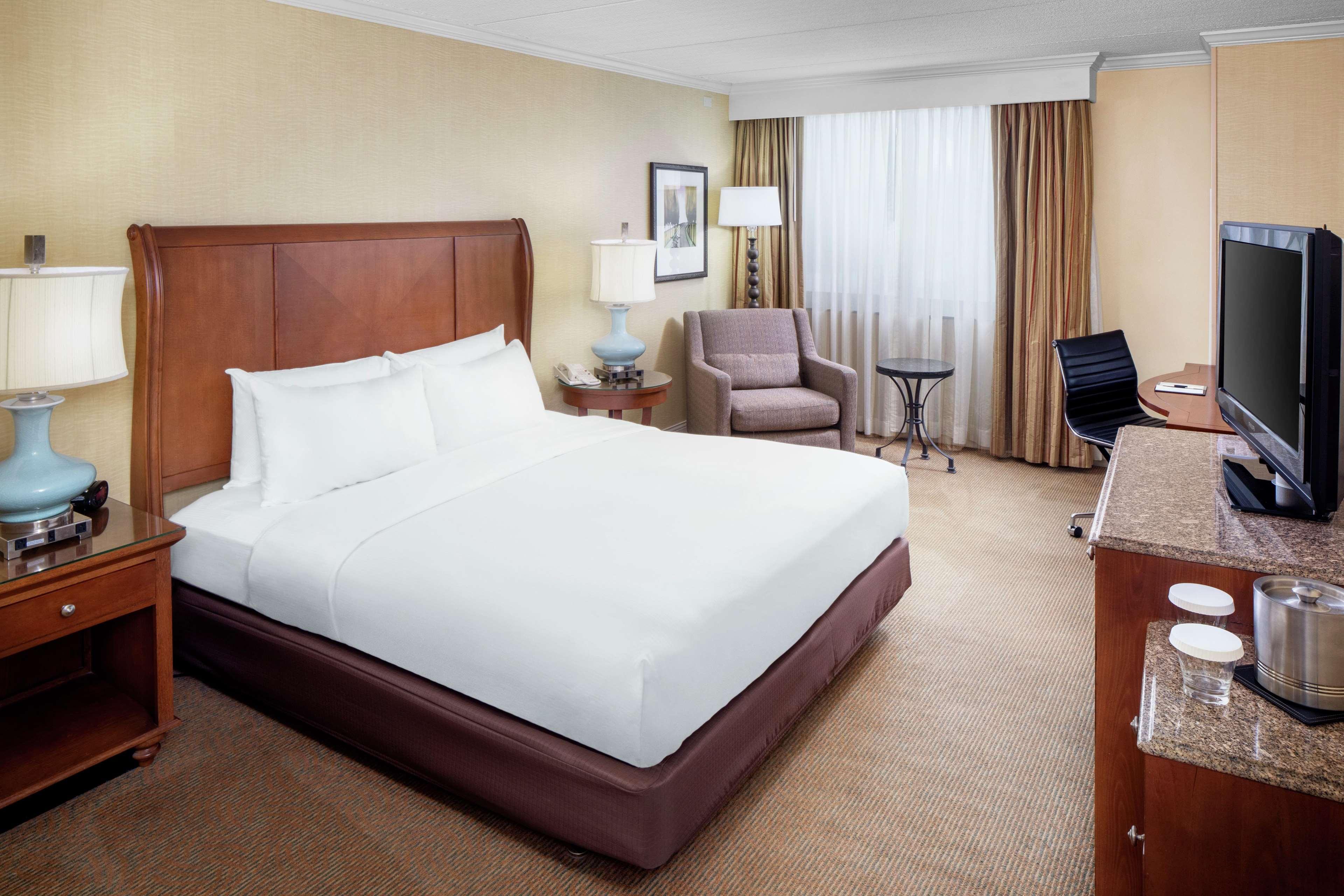 Doubletree By Hilton Cleveland East Бийчууд Екстериор снимка