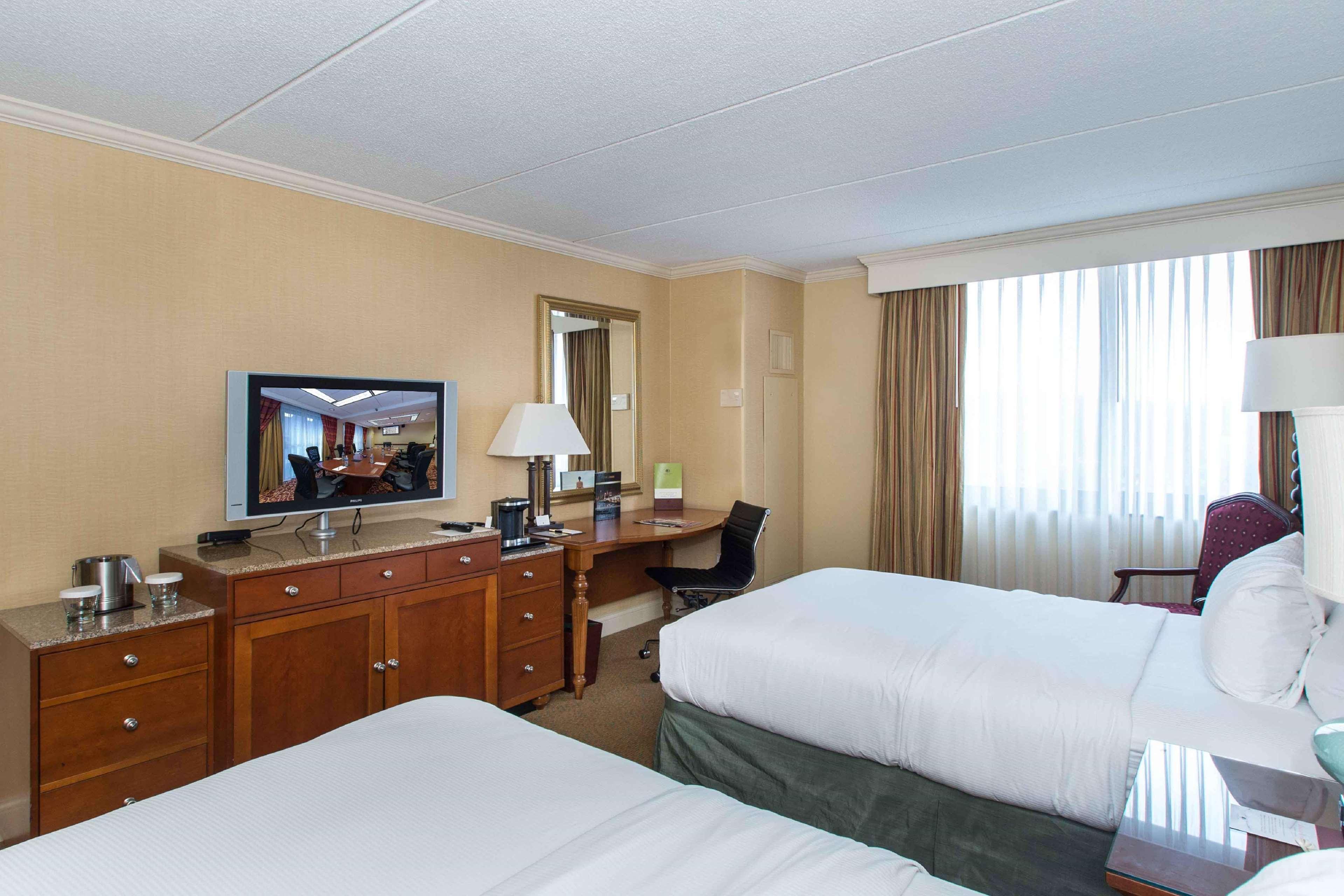 Doubletree By Hilton Cleveland East Бийчууд Екстериор снимка