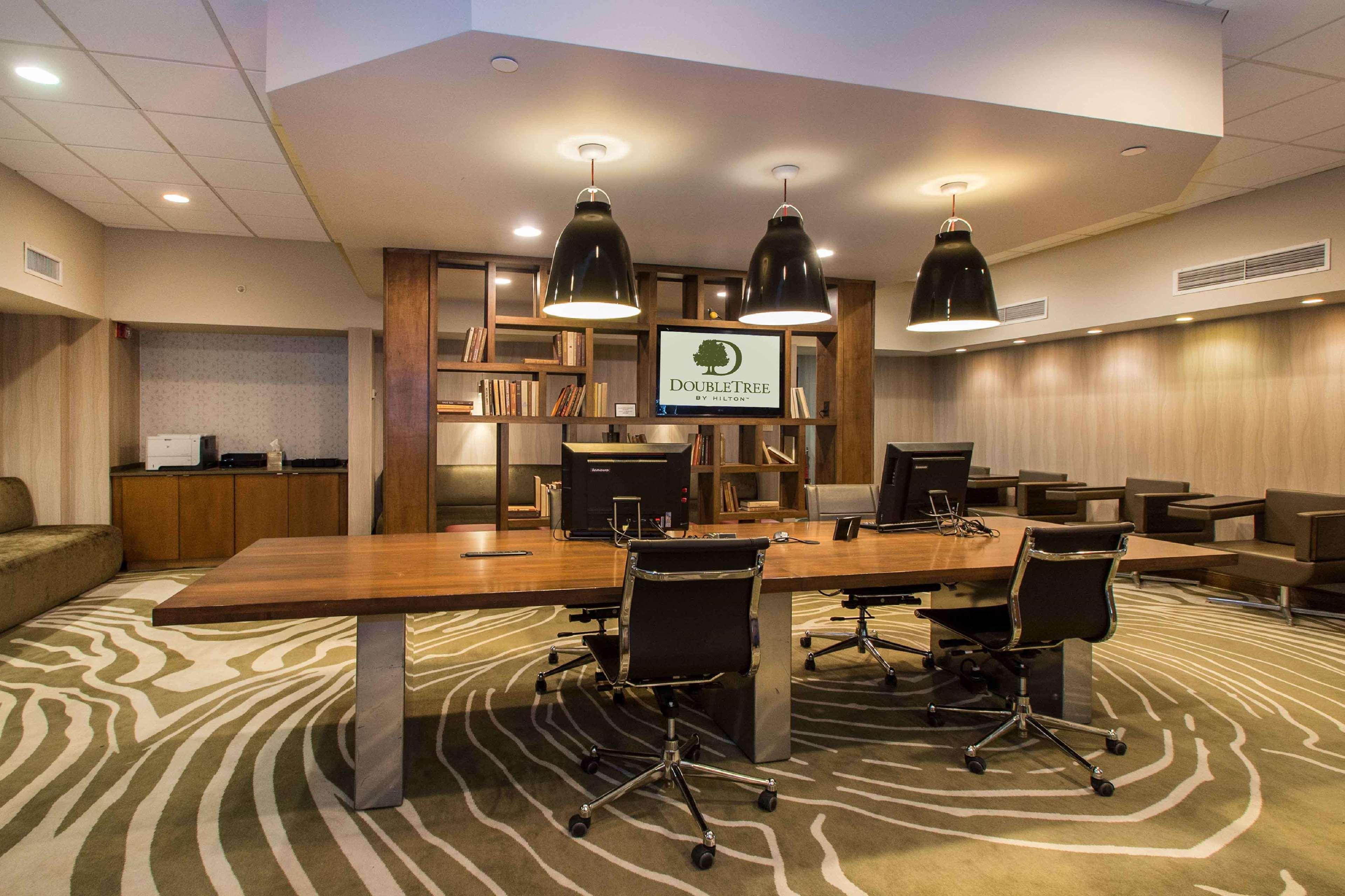 Doubletree By Hilton Cleveland East Бийчууд Екстериор снимка