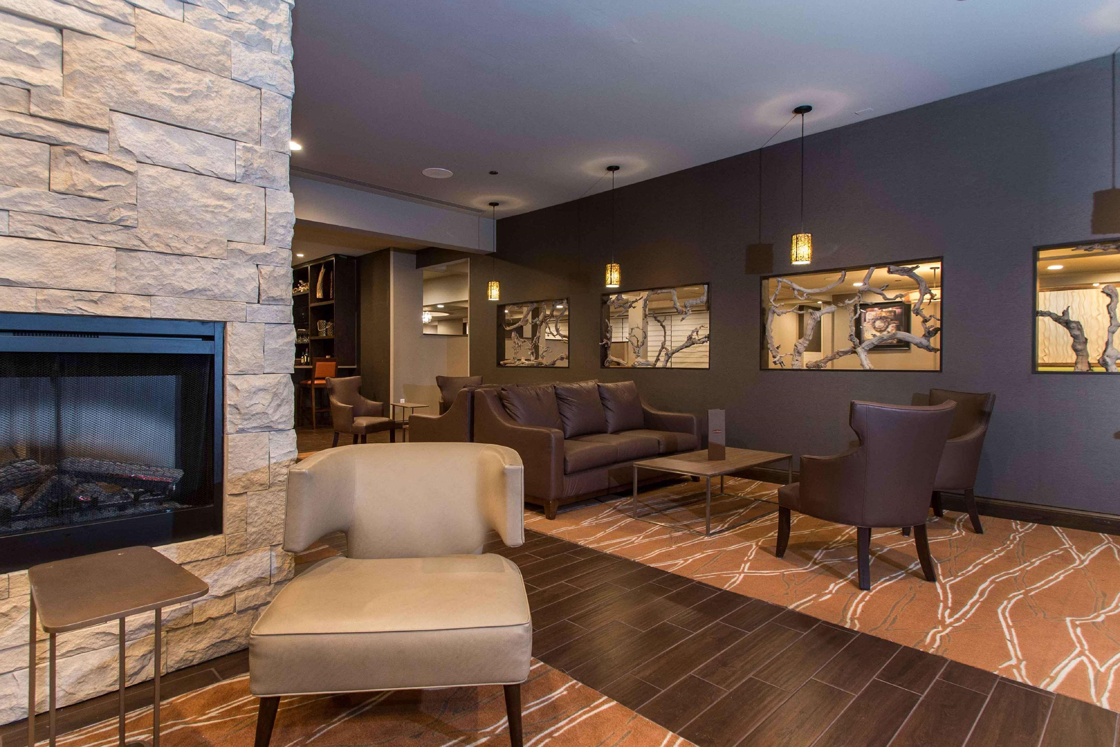 Doubletree By Hilton Cleveland East Бийчууд Екстериор снимка